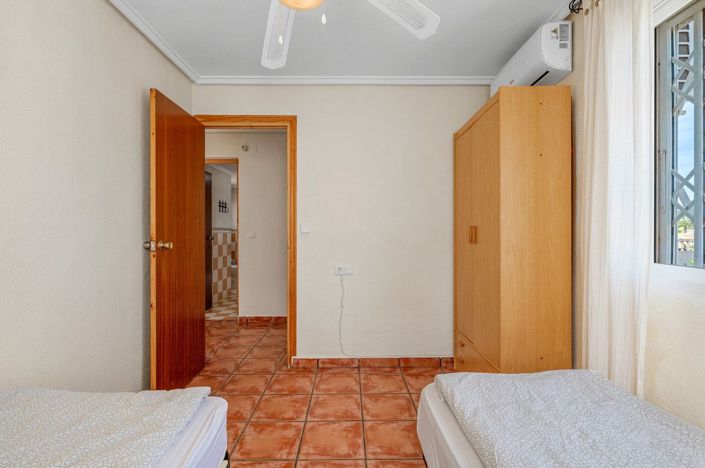 Image No.21-Villa de 4 chambres à vendre à Orihuela Costa