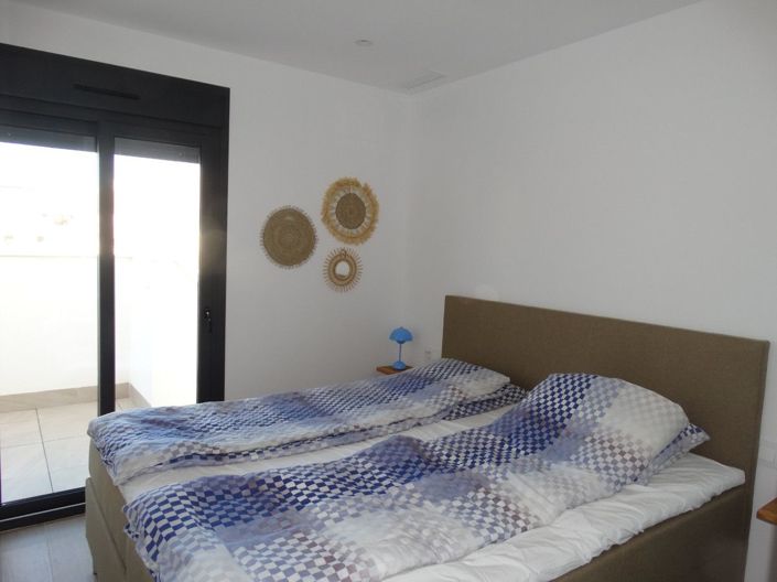 Image No.12-3 Bed Apartment for sale