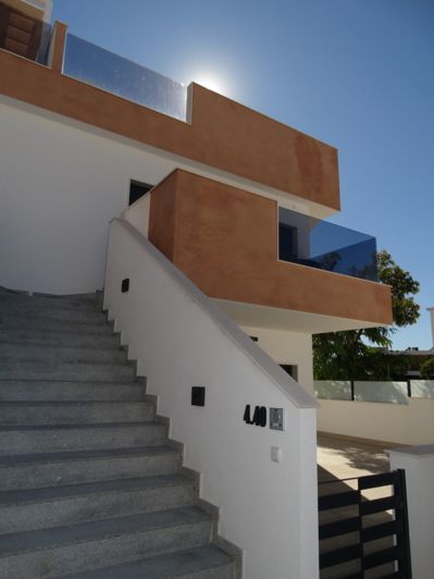 Image No.22-3 Bed Apartment for sale