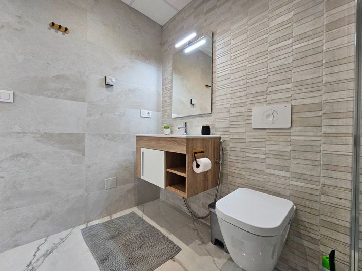 Image No.21-2 Bed Apartment for sale