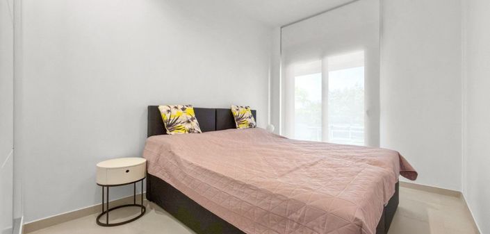 Image No.8-2 Bed Apartment for sale