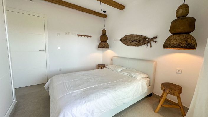 Image No.24-2 Bed Apartment for sale