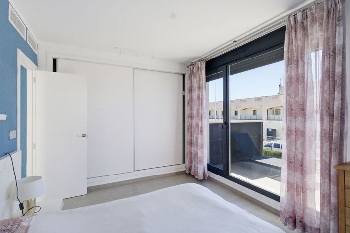 Image No.27-3 Bed Villa for sale