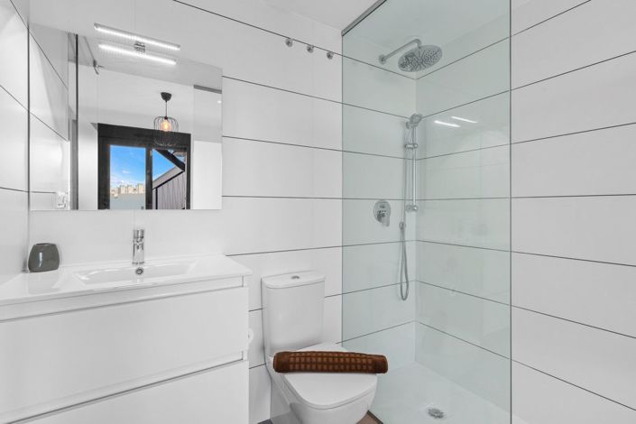 Image No.20-2 Bed Apartment for sale