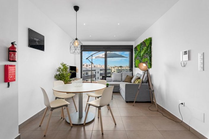 Image No.8-2 Bed Apartment for sale