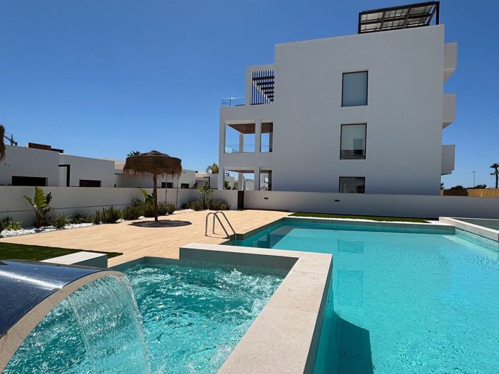 Image No.33-2 Bed Apartment for sale