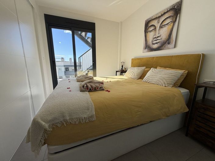 Image No.23-2 Bed Apartment for sale