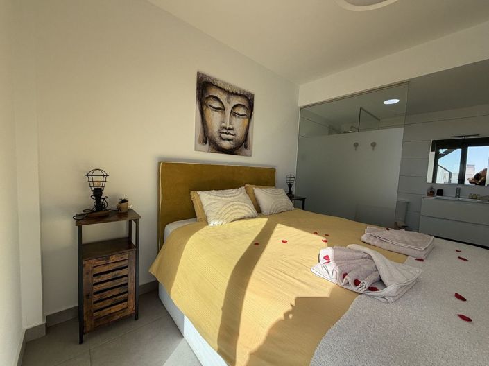 Image No.25-2 Bed Apartment for sale