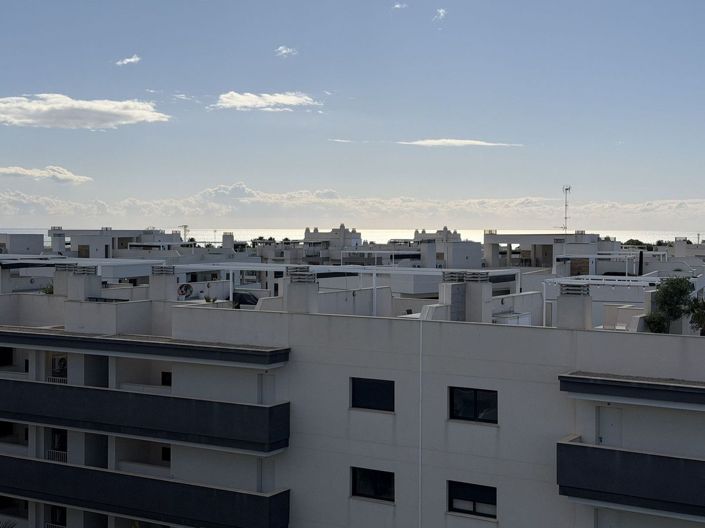 Image No.40-2 Bed Apartment for sale