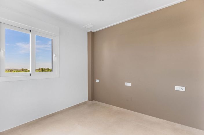 Image No.23-3 Bed Apartment for sale