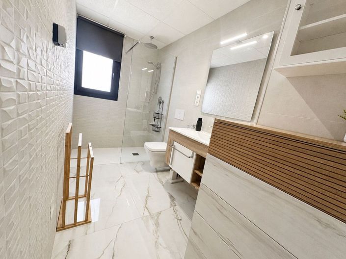 Image No.21-2 Bed Apartment for sale