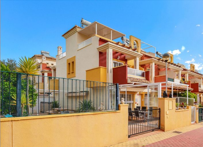 Image No.2-3 Bed House for sale