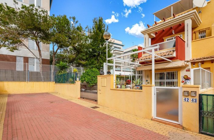 Image No.32-3 Bed House for sale