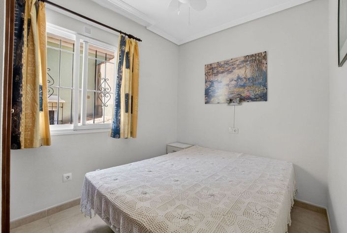 Image No.15-4 Bed House for sale