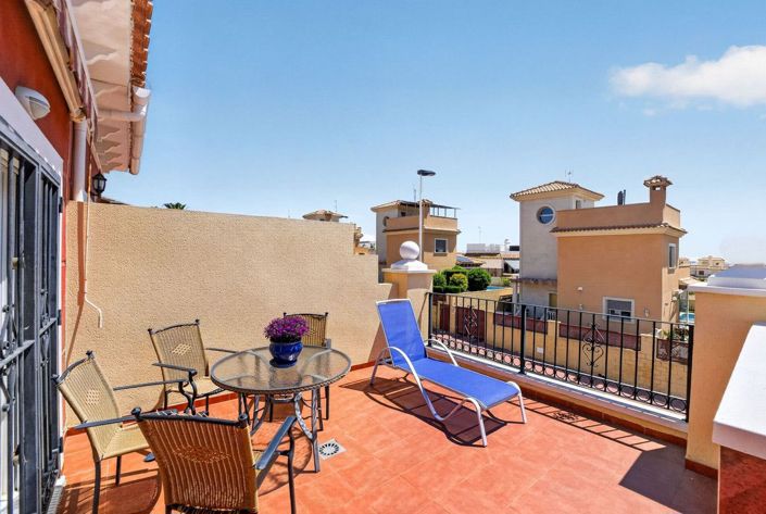 Image No.19-4 Bed House for sale