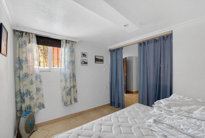Image No.30-4 Bed House for sale
