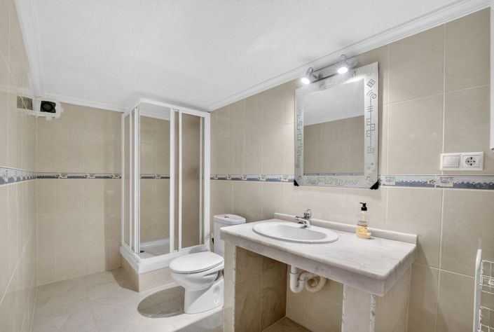 Image No.31-4 Bed House for sale