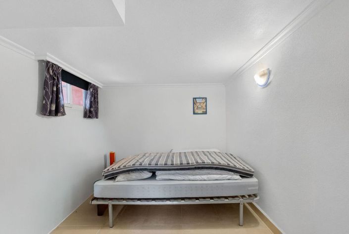 Image No.32-4 Bed House for sale