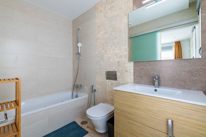 Image No.18-3 Bed Villa for sale