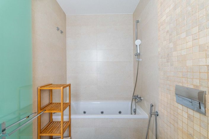 Image No.19-3 Bed Villa for sale