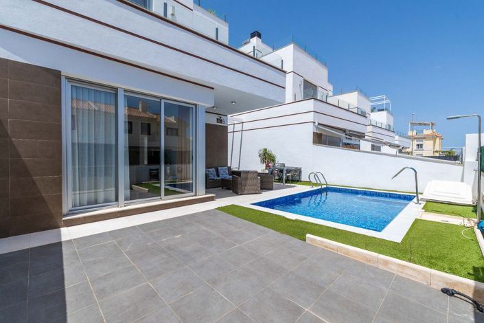 Image No.2-3 Bed Villa for sale