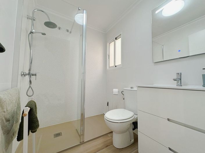 Image No.17-3 Bed House for sale
