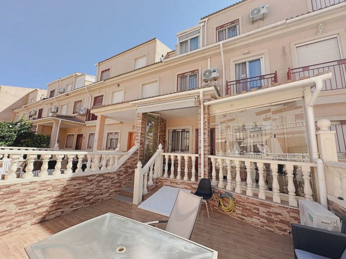 Image No.22-3 Bed House for sale