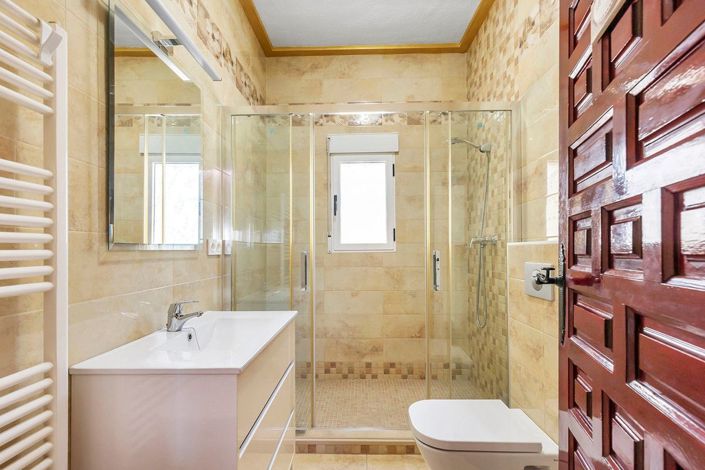Image No.13-3 Bed Villa for sale