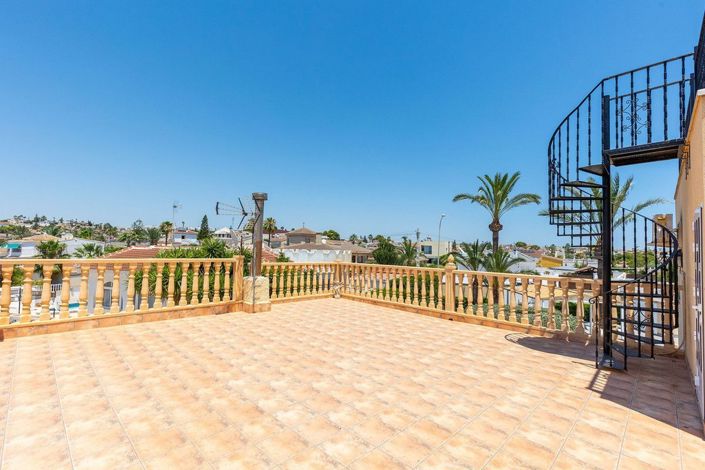 Image No.4-3 Bed Villa for sale