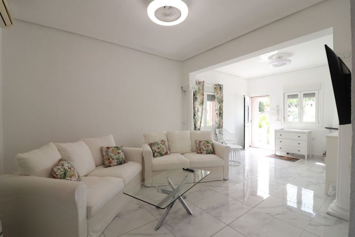 Image No.3-3 Bed Villa for sale