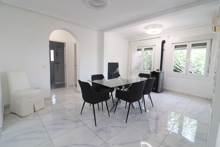 Image No.8-3 Bed Villa for sale