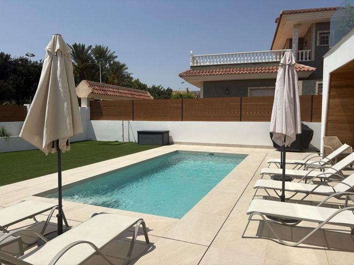 Image No.2-Villa de 4 chambres à vendre à Torrevieja