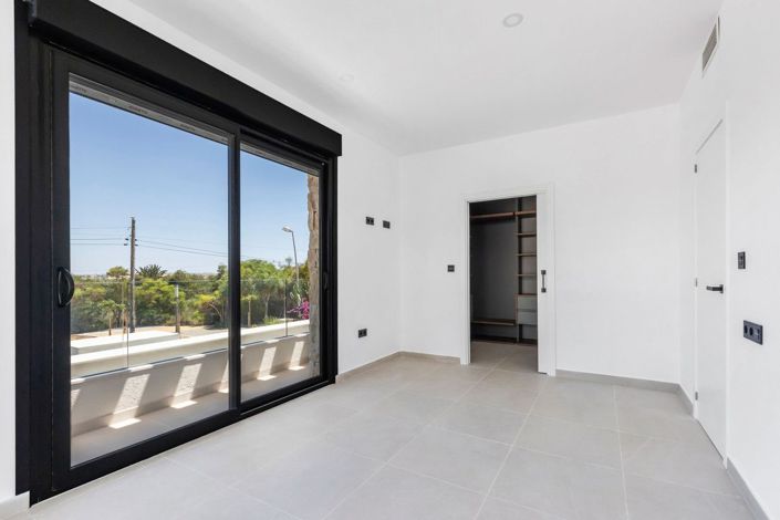 Image No.21-Villa de 4 chambres à vendre à Torrevieja