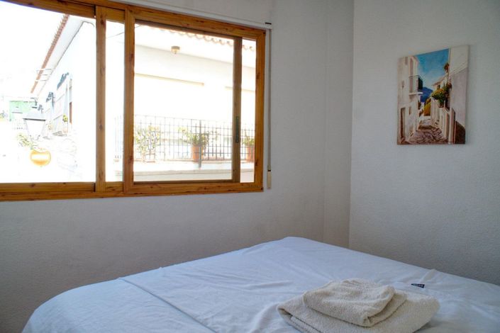 Image No.20-3 Bed Apartment for sale