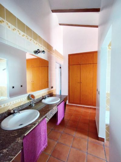 Image No.24-4 Bed Villa for sale
