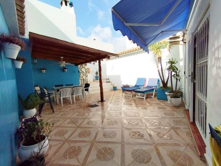 Image No.3-4 Bed Villa for sale