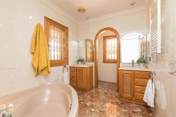 Image No.27-Villa de 5 chambres à vendre à Elche