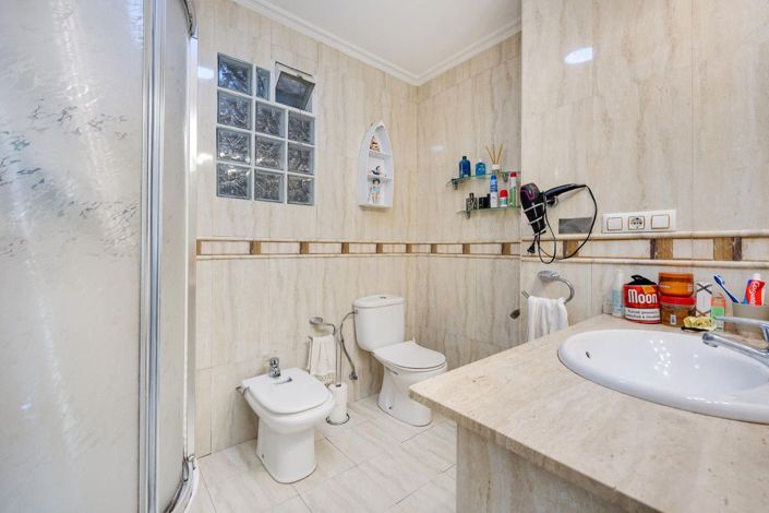 Image No.25-5 Bed Apartment for sale