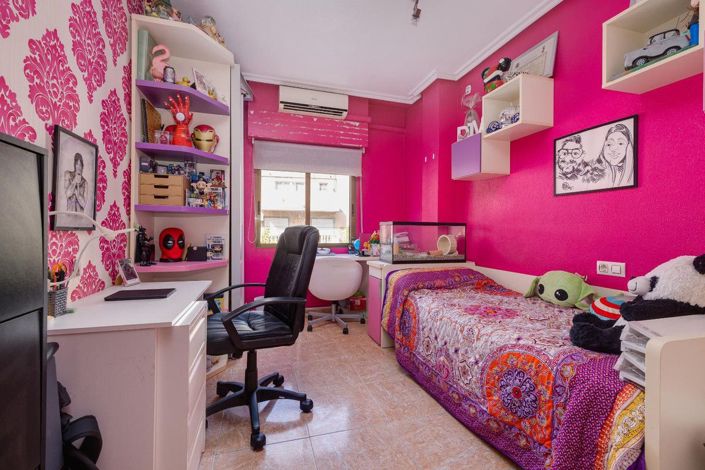 Image No.29-5 Bed Apartment for sale