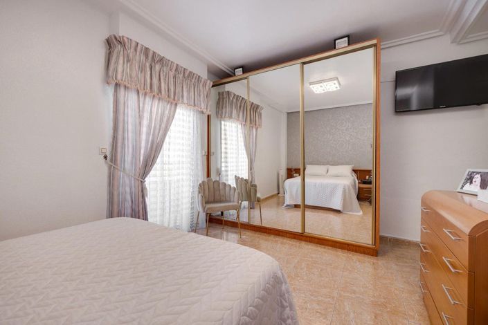 Image No.34-5 Bed Apartment for sale