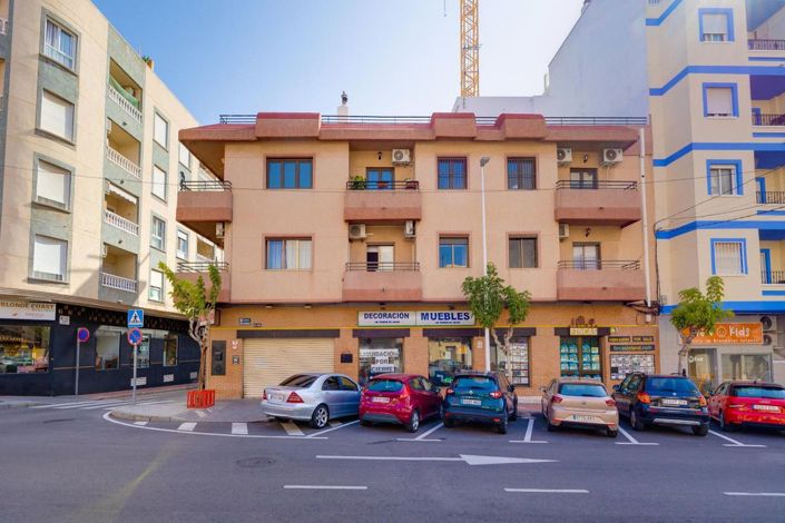 Image No.45-5 Bed Apartment for sale