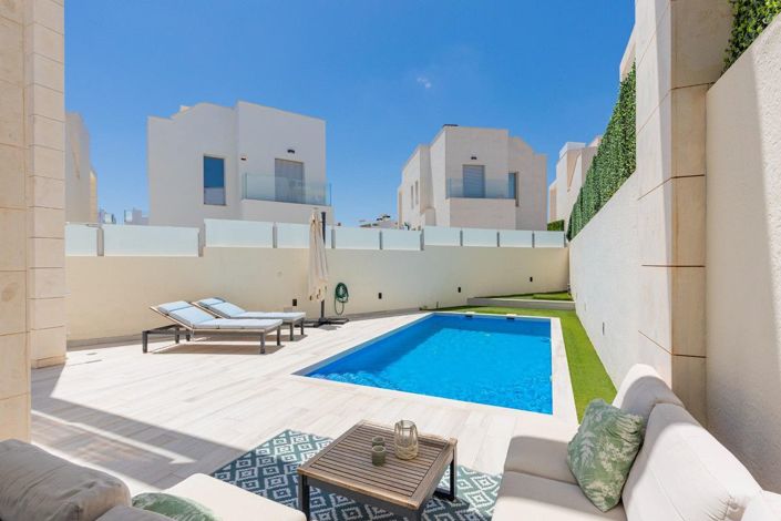 Image No.3-3 Bed Villa for sale