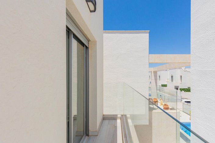 Image No.38-3 Bed Villa for sale