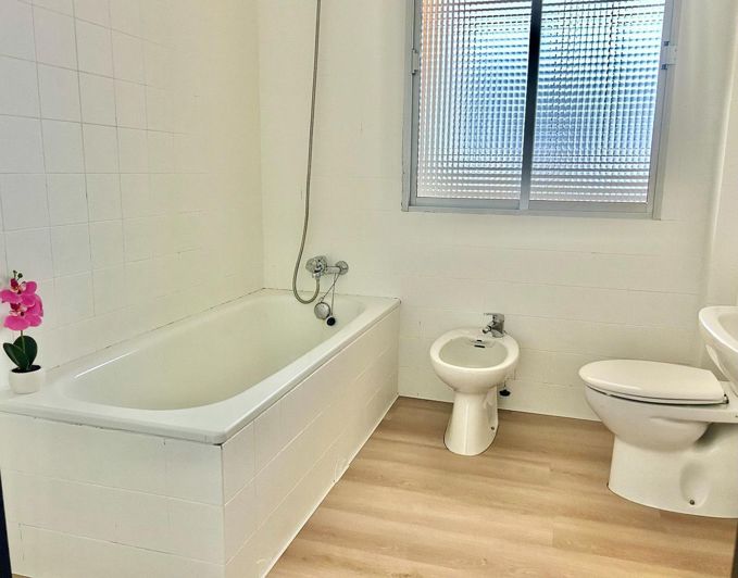 Image No.18-4 Bed Apartment for sale