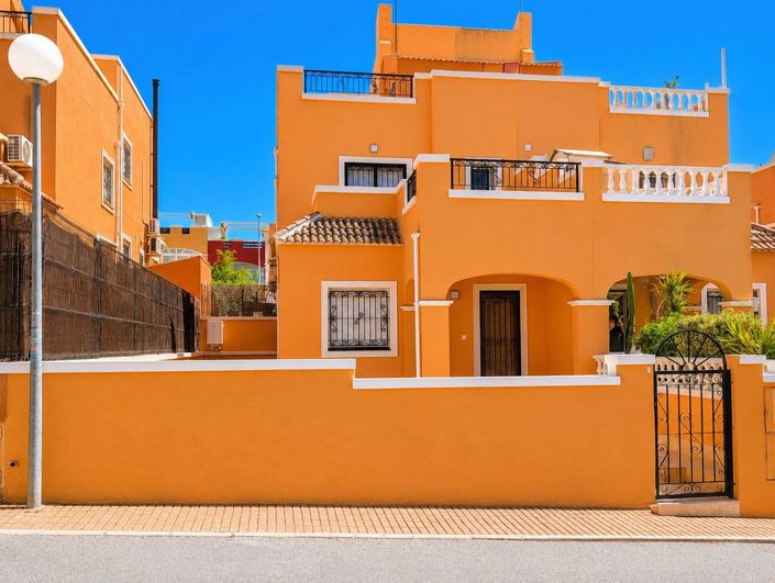 Image No.24-3 Bed House for sale