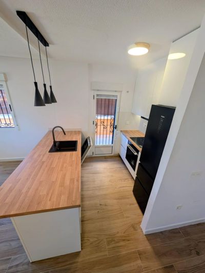 Image No.8-3 Bed House for sale