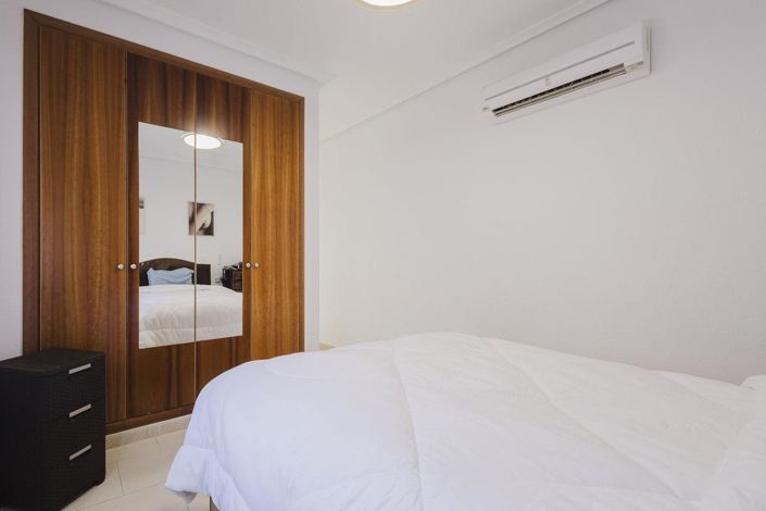 Image No.17-2 Bed House for sale