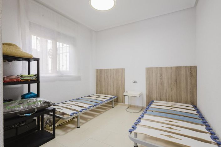 Image No.20-2 Bed House for sale