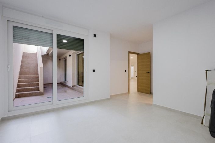 Image No.33-4 Bed Villa for sale