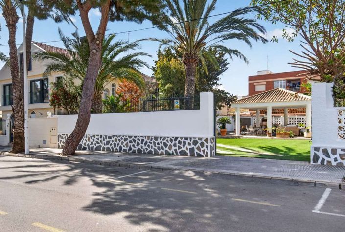 Image No.29-3 Bed Villa for sale